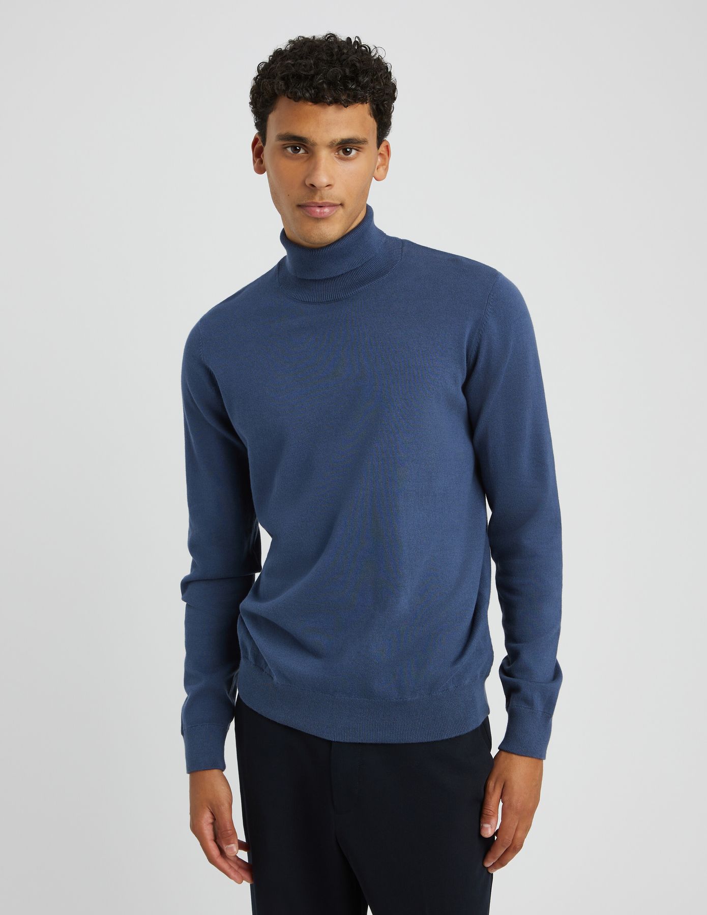 Pull col roul&eacute;