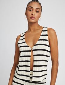 Gilet en crochet rayé