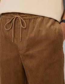 Pantalon velours c&ocirc;tel&eacute;