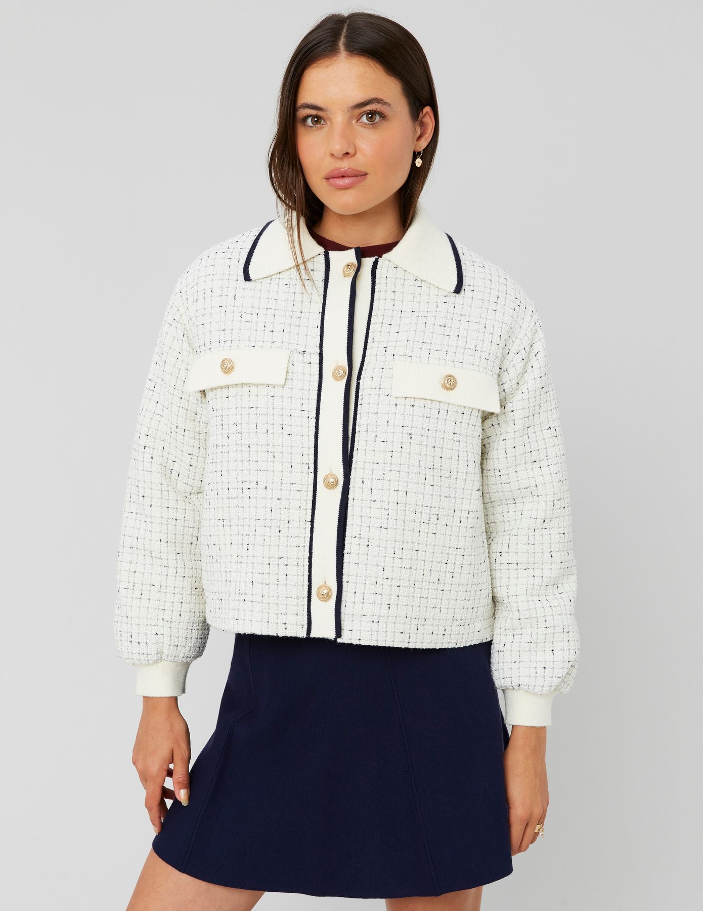 Veste en tweed col contrasté