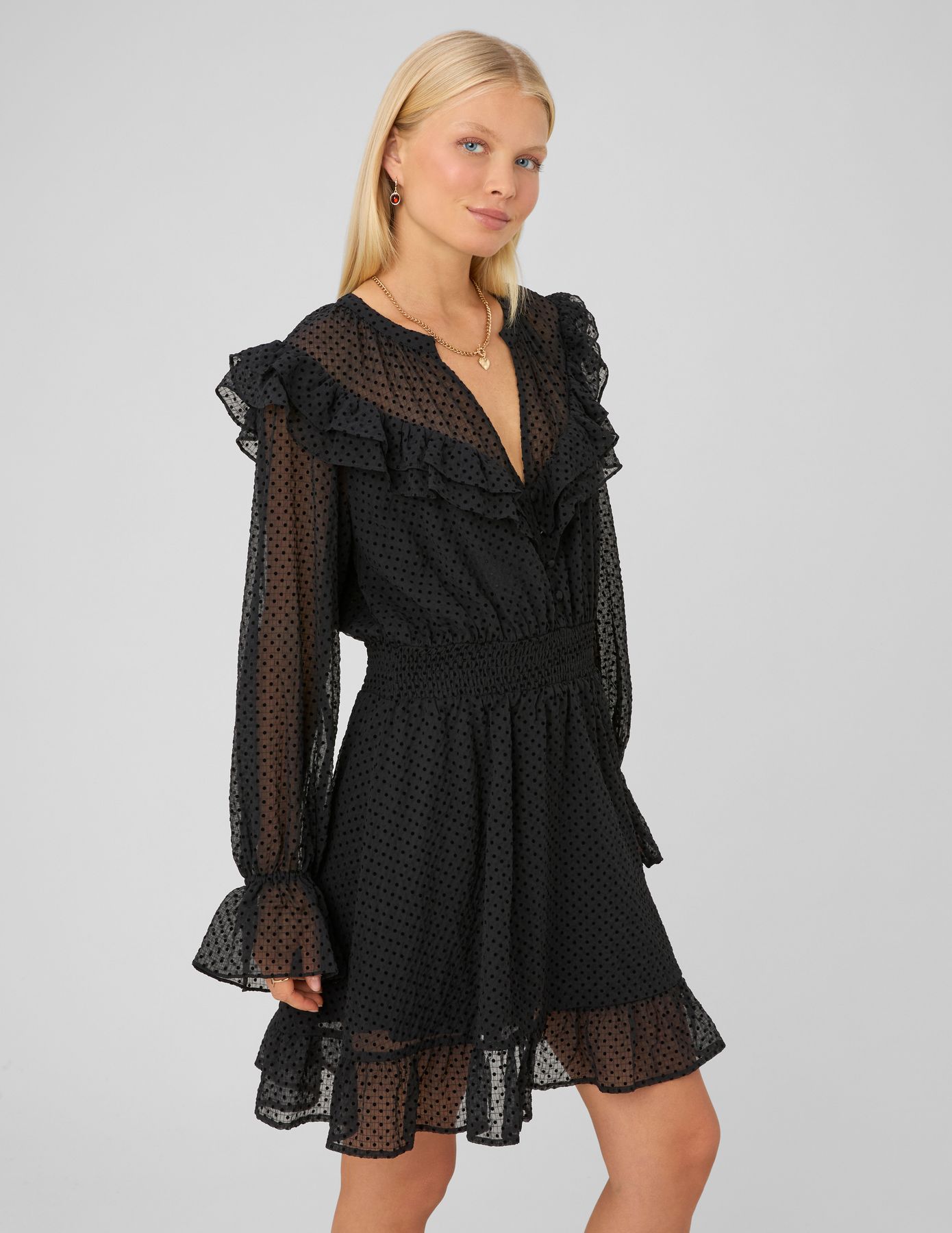 Robe courte &agrave; volants