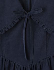Robe &agrave; col volant&eacute;