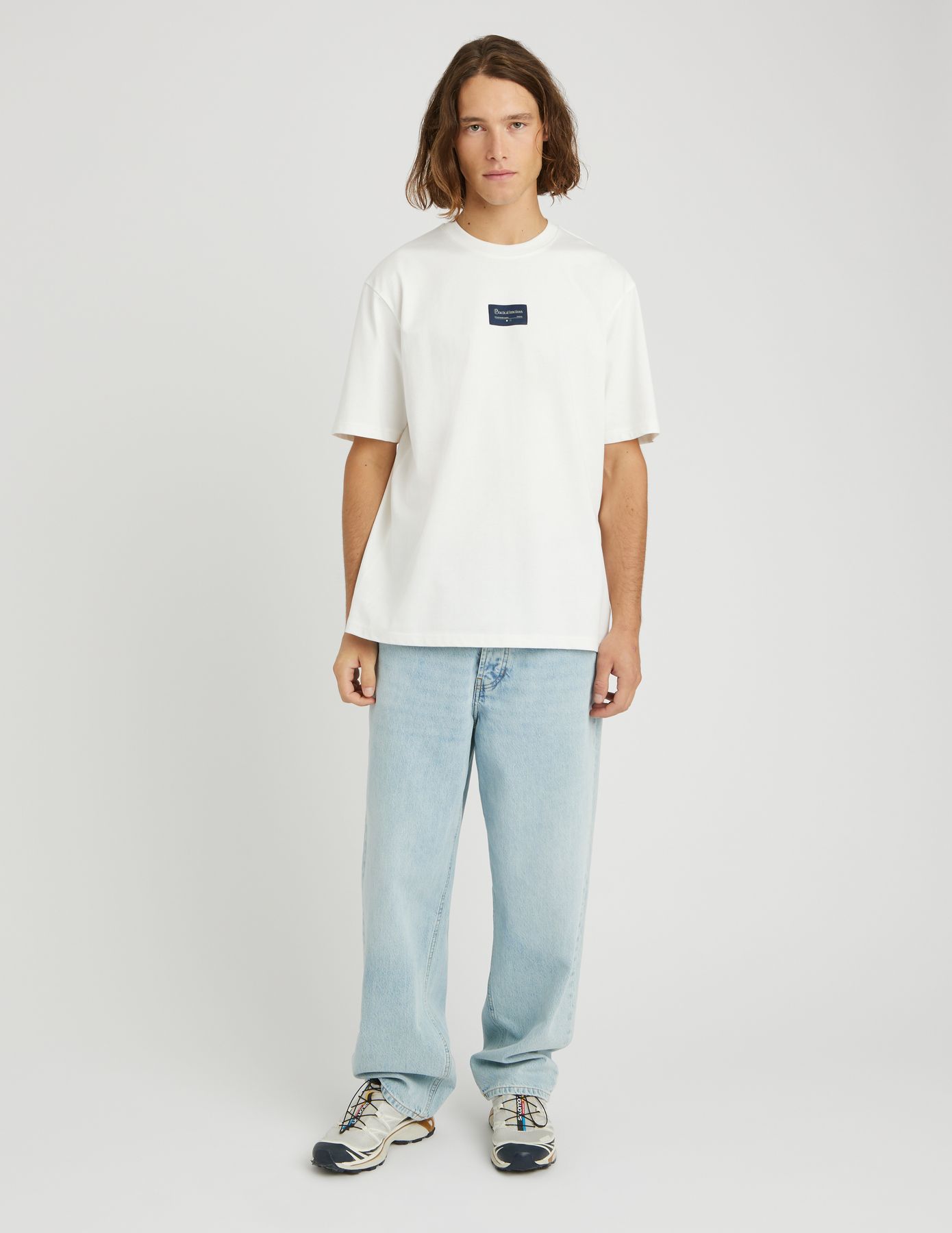 T-shirt &eacute;tiquette centr&eacute;e