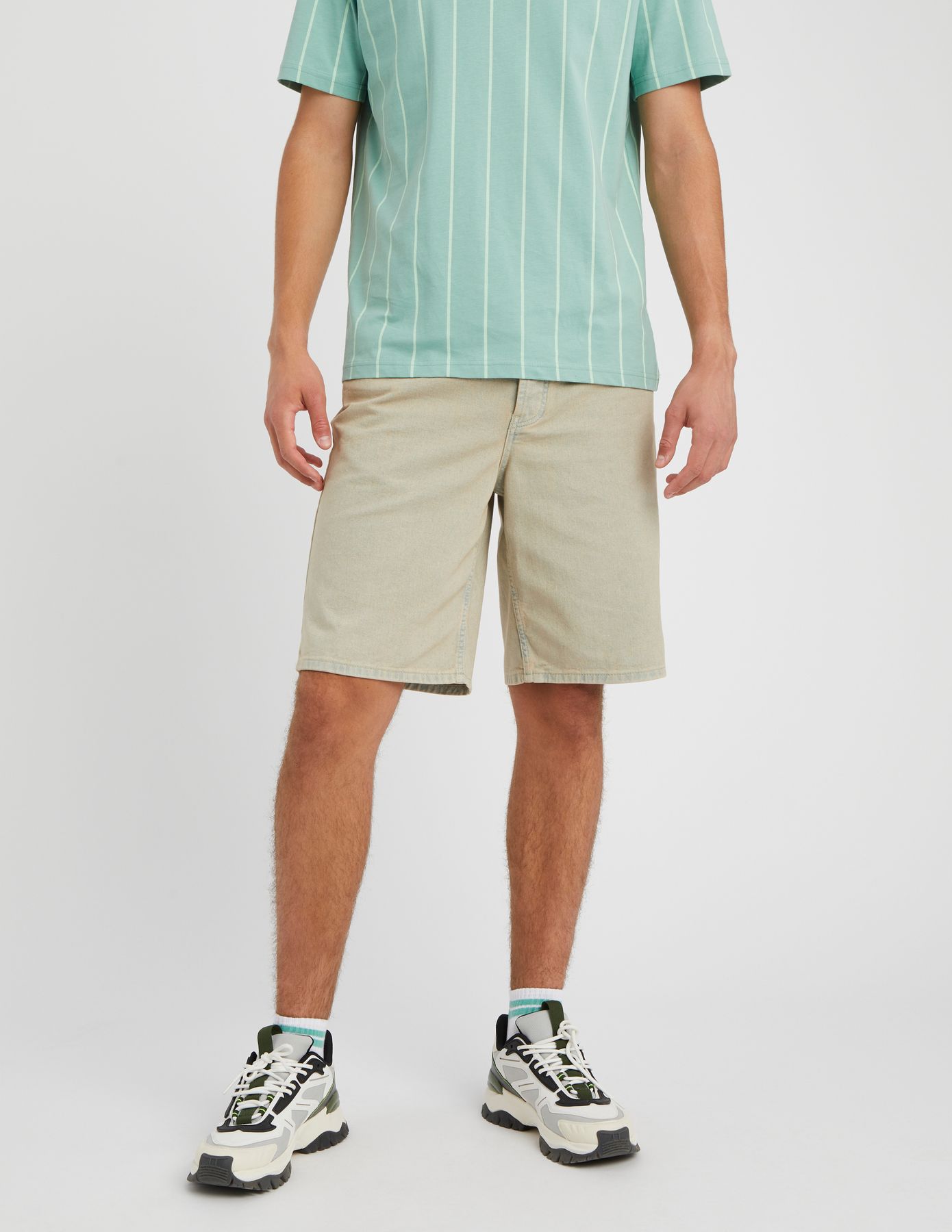 Bermuda en jean surteint