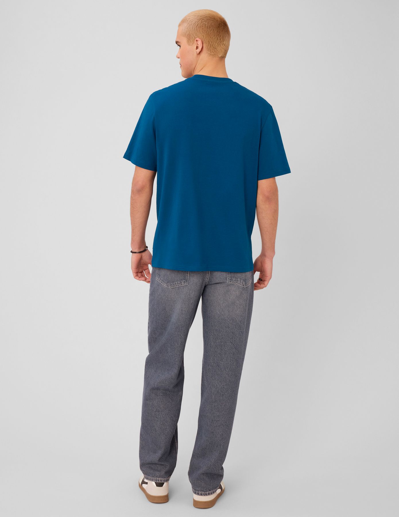 T-shirt broderie poitrine