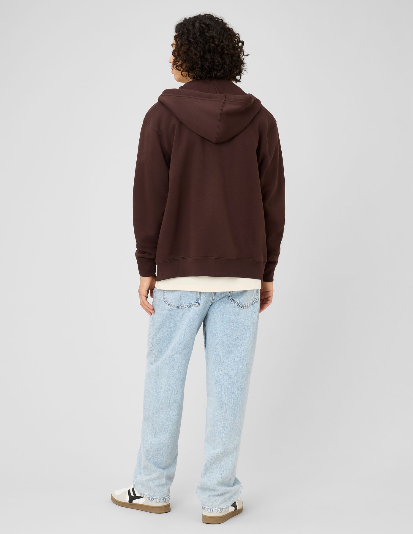 Sweat zipp&eacute; &agrave; capuche
