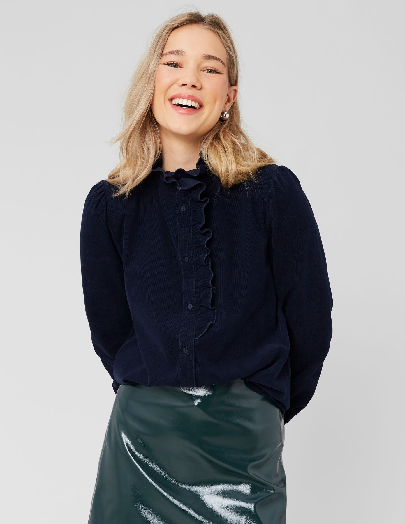 Blouse col montant en velours côtelé