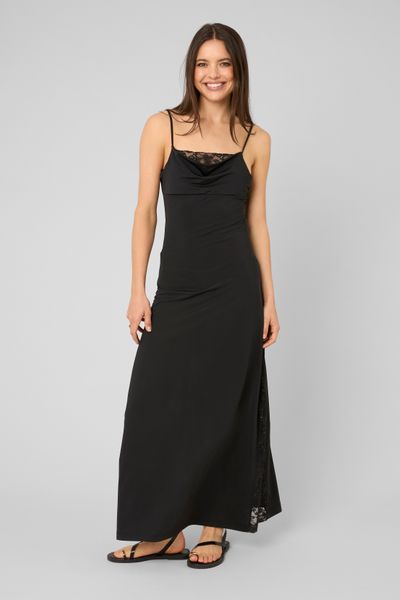 Robe longue avec empi&egrave;cements en dentelle