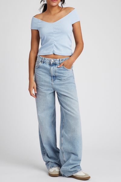 T-shirt &eacute;paules d&eacute;nud&eacute;es