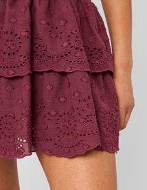 Jupe brod&eacute;e &agrave; volants