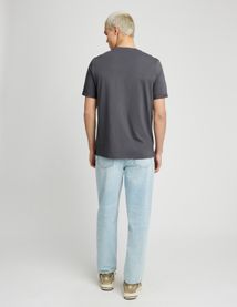 T-shirt broderie poitrine