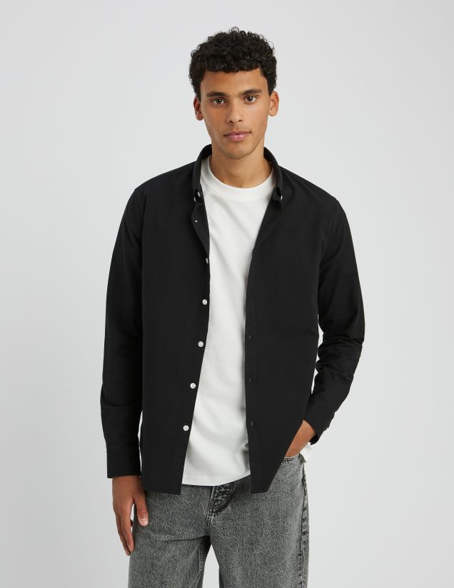 Chemise unie ajust&eacute;e
