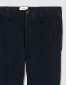 Pantalon chino ajusté