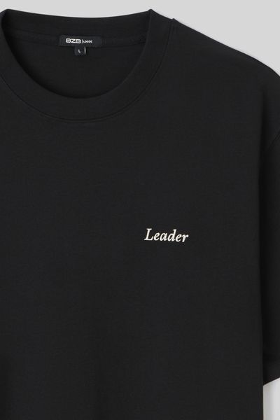 T-shirt broderie poitrine