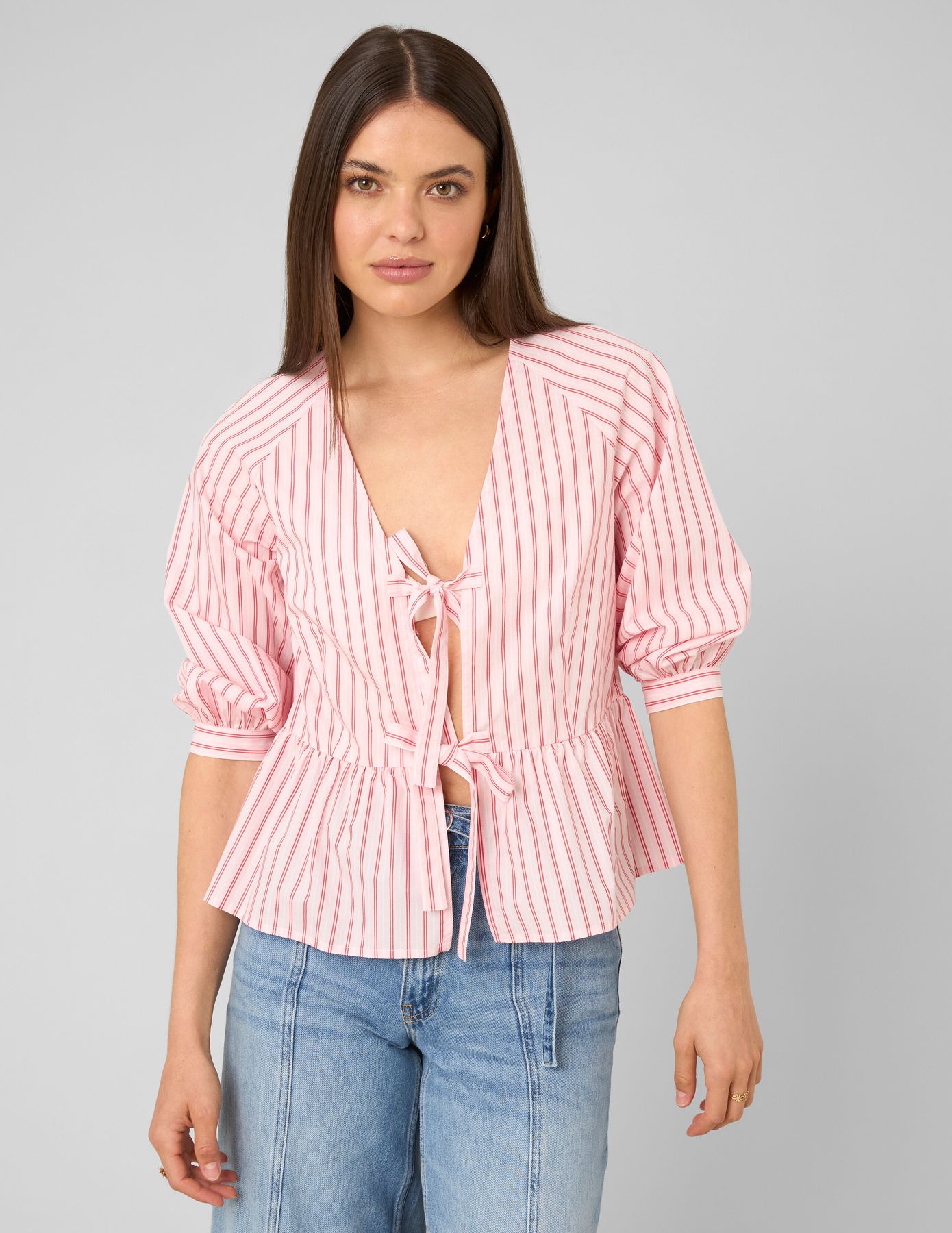 Blouse ray&eacute;e &agrave; nouer