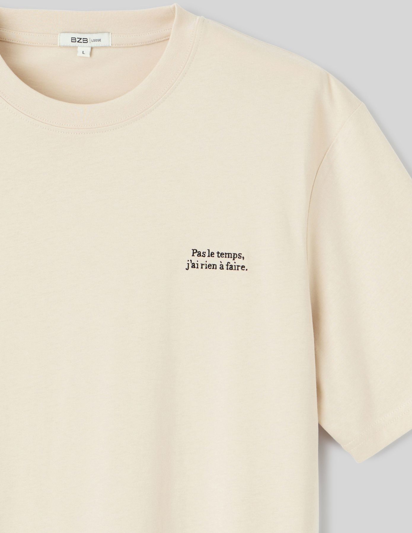 T-shirt broderie poitrine