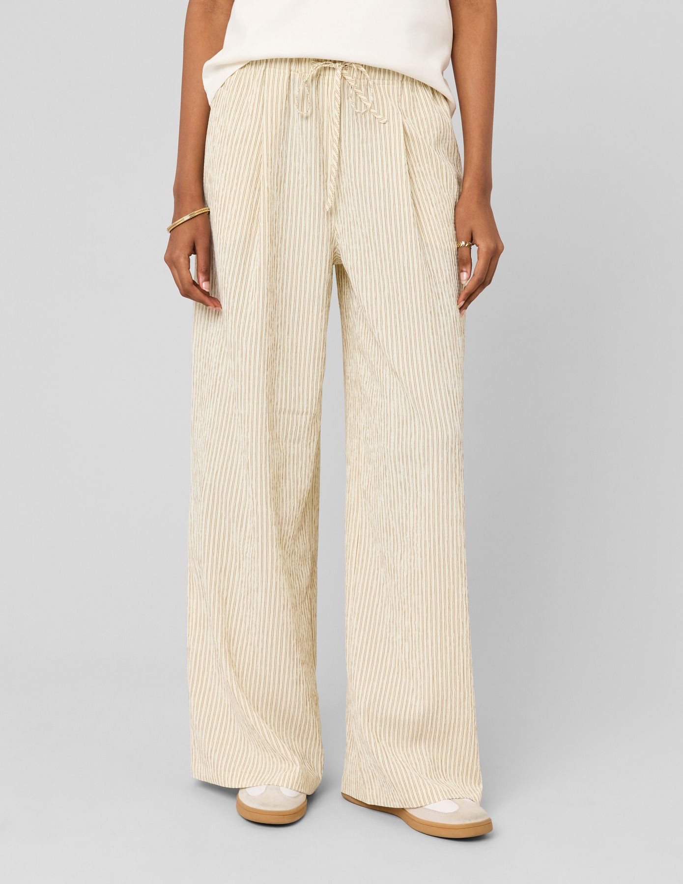 Pantalon fluide ray&eacute;