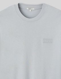 T-shirt broderie poitrine