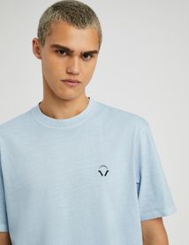 T-shirt lourd d&eacute;lav&eacute; brod&eacute;