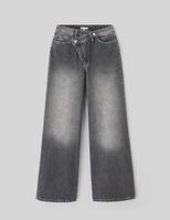 Gris foncé