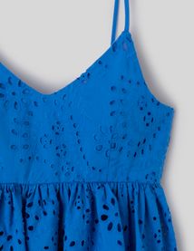 Top fines bretelles en broderie anglaise