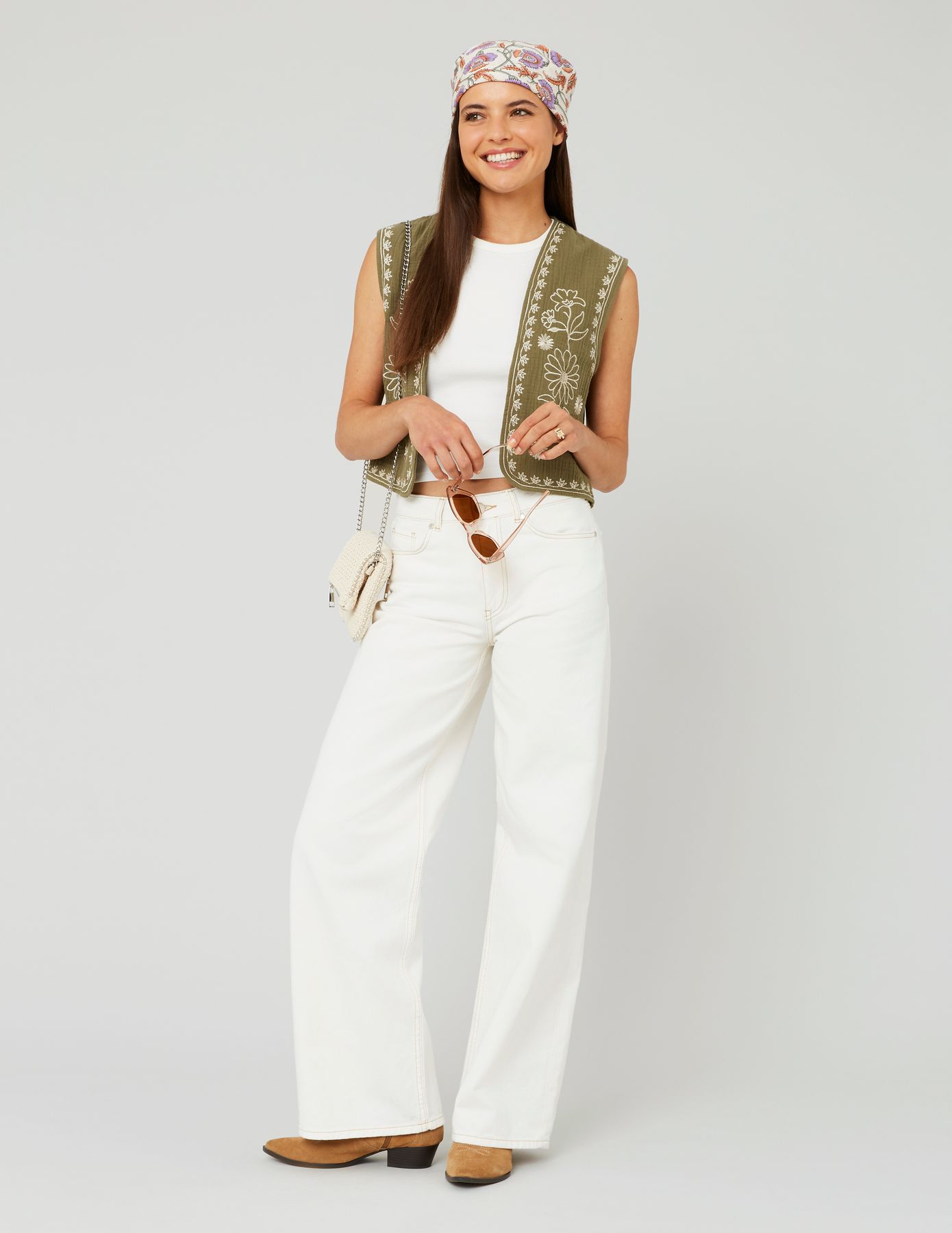 Veste sans manches brod&eacute;e