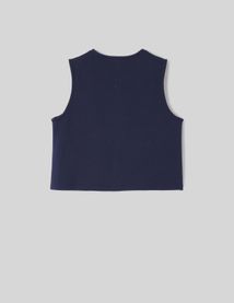 Top avec d&eacute;tails de boutons dor&eacute;s