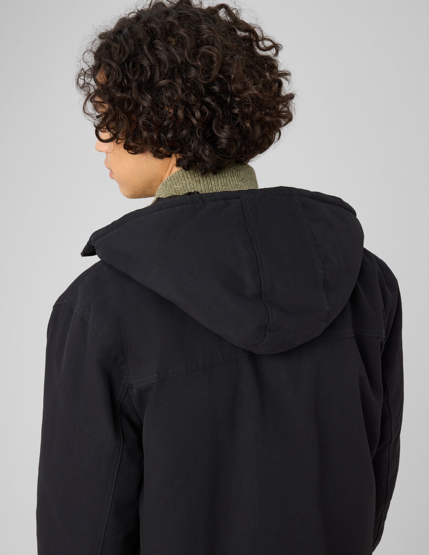 Blouson &agrave; capuche zipp&eacute;