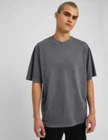 T-shirt oversize d&eacute;lav&eacute;