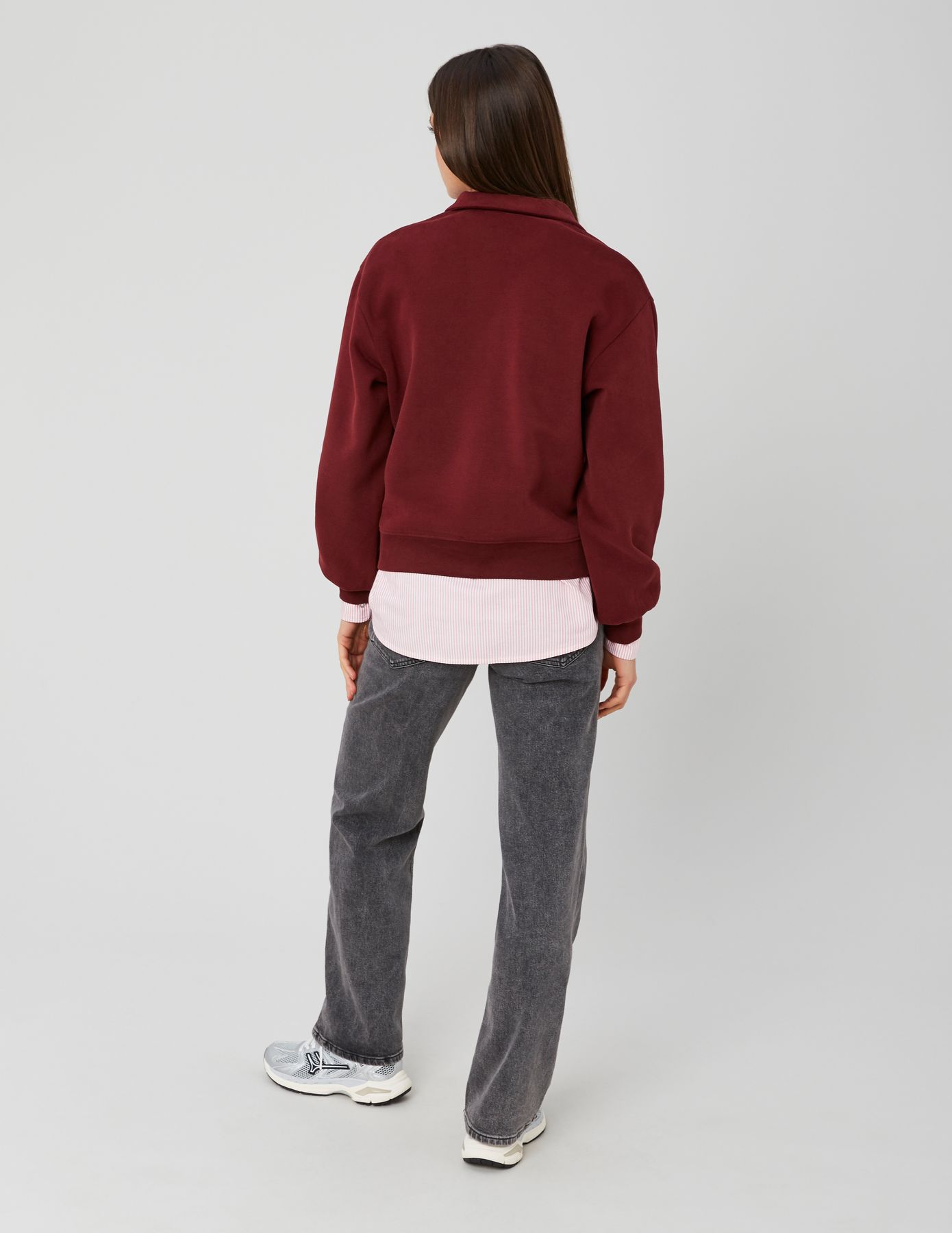 Sweat col polo broderie poitrine