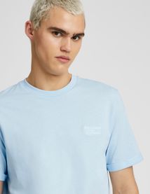 T-shirt broderie poitrine