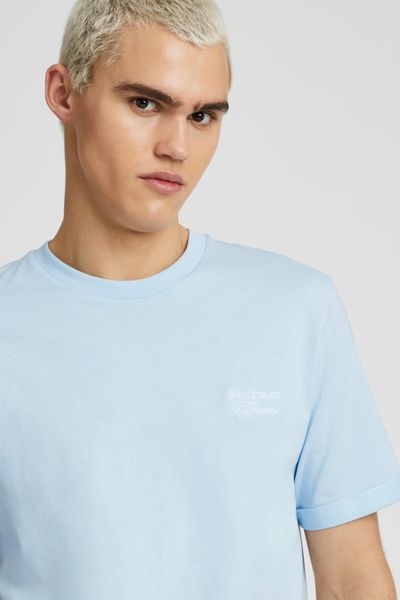 T-shirt broderie poitrine