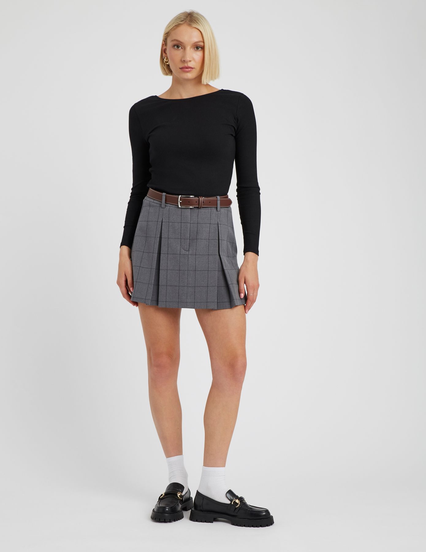 Jupe short pliss&eacute;e &agrave; carreaux