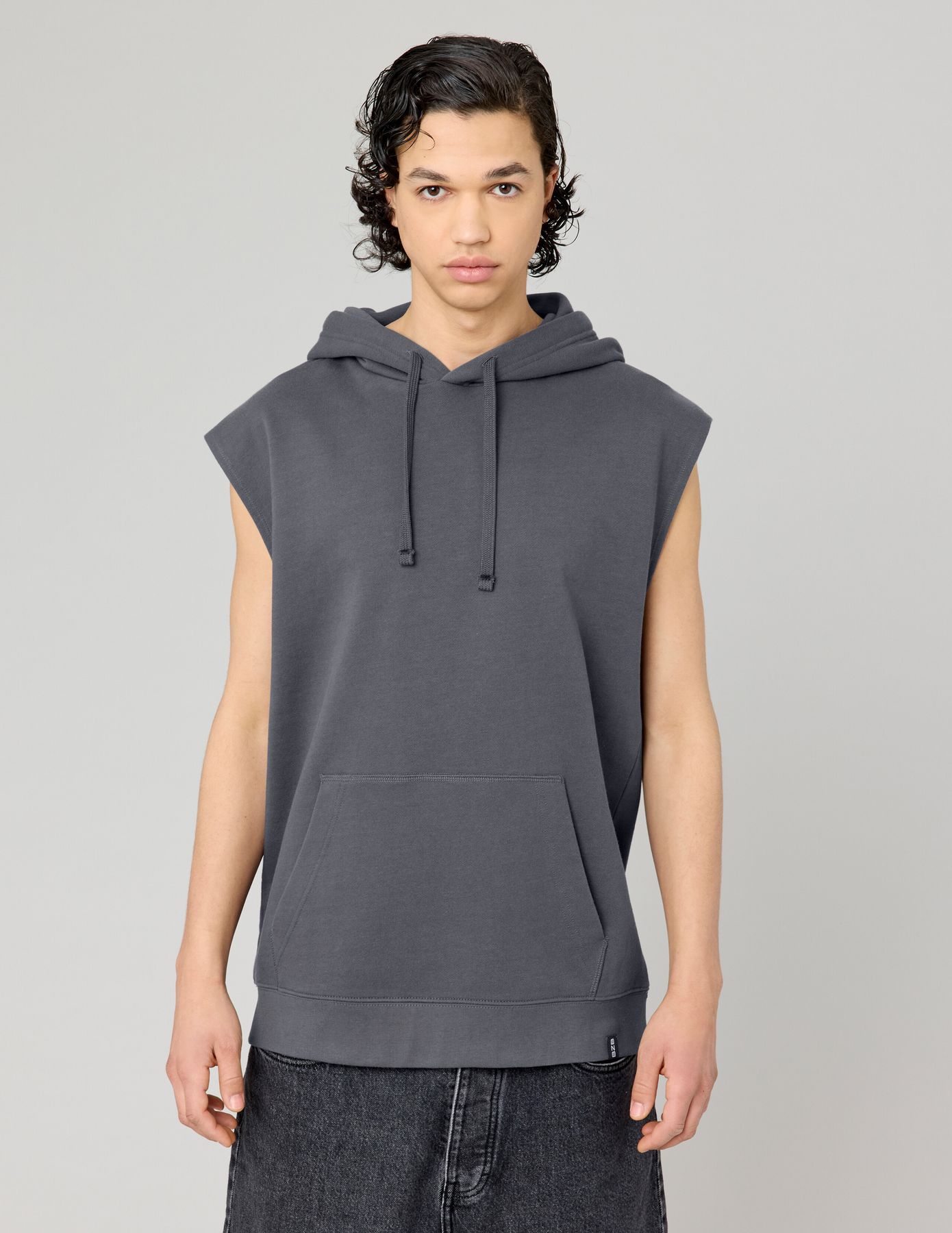 Sweat sans manches à capuche