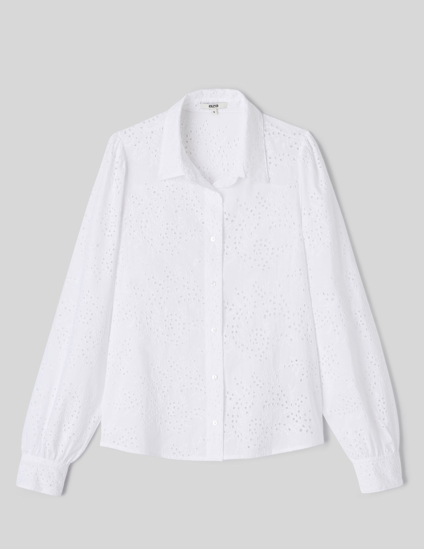Chemise en broderie anglaise