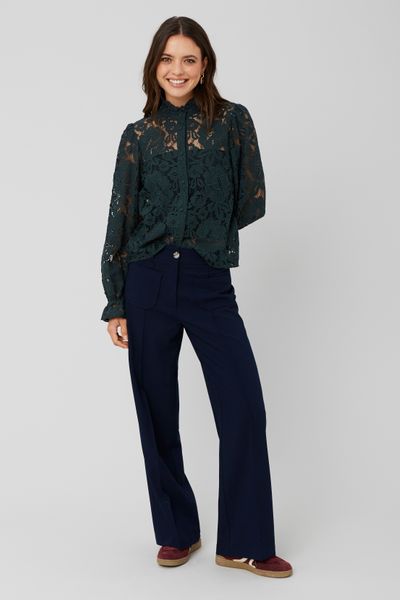 Chemise en dentelle