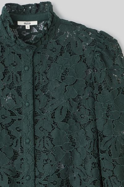 Chemise en dentelle
