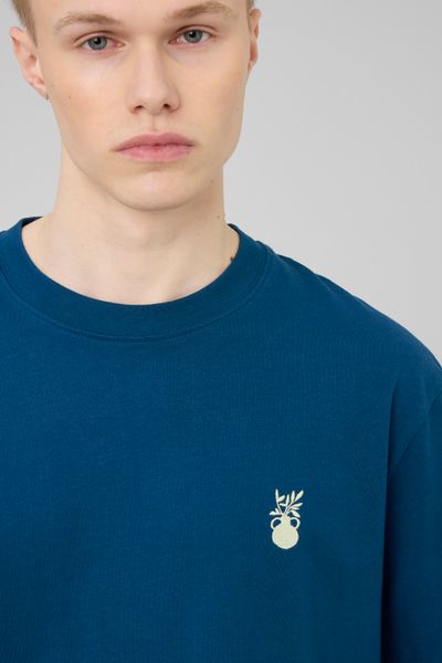 T-shirt broderie poitrine