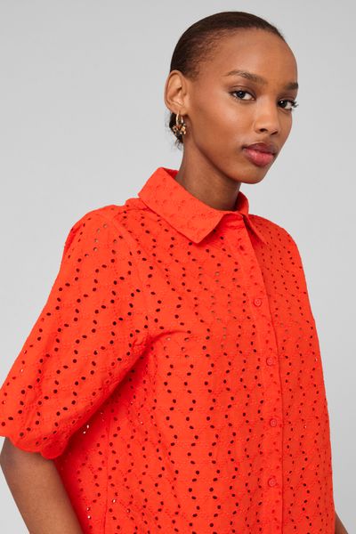 Chemisette en broderie anglaise