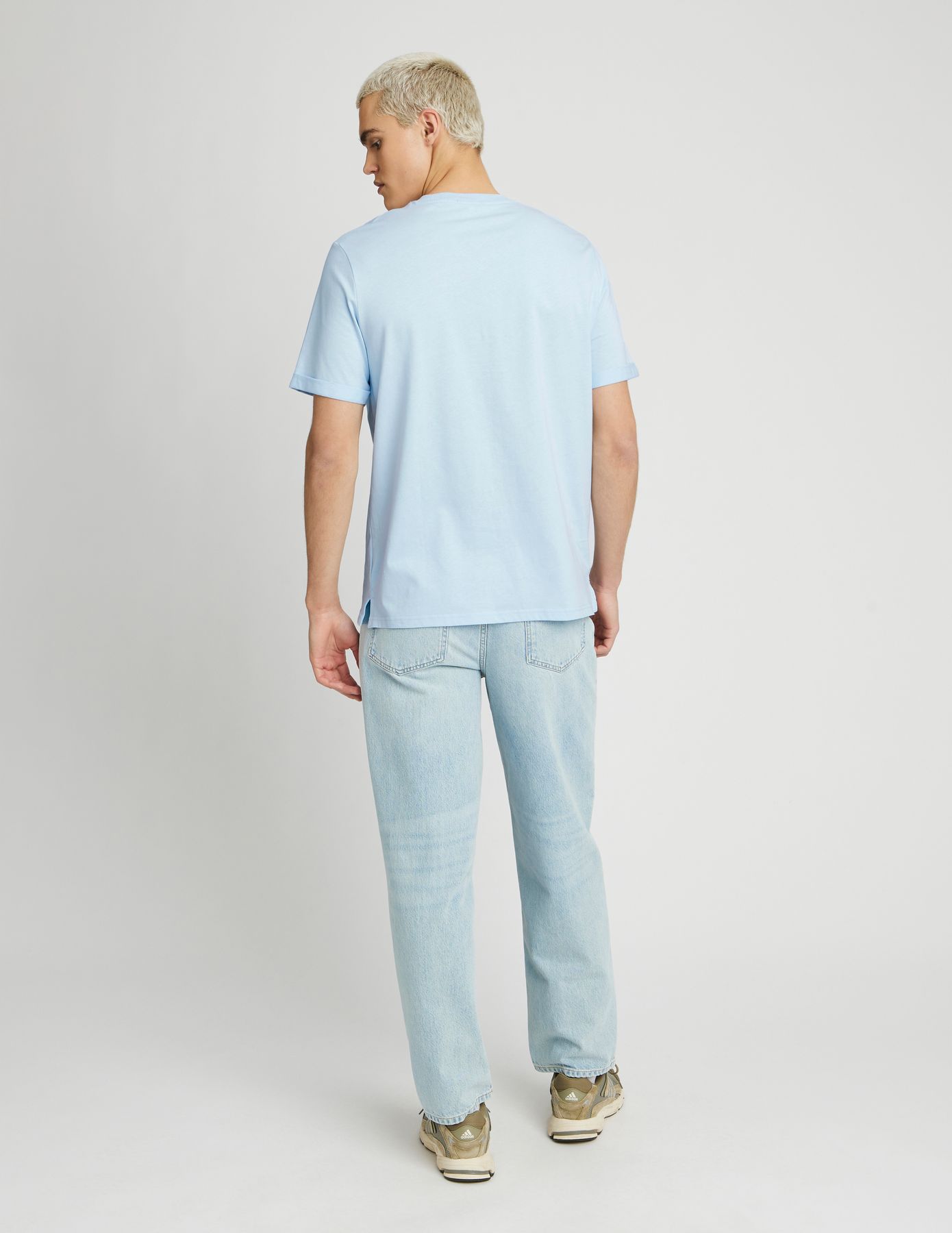 T-shirt broderie poitrine