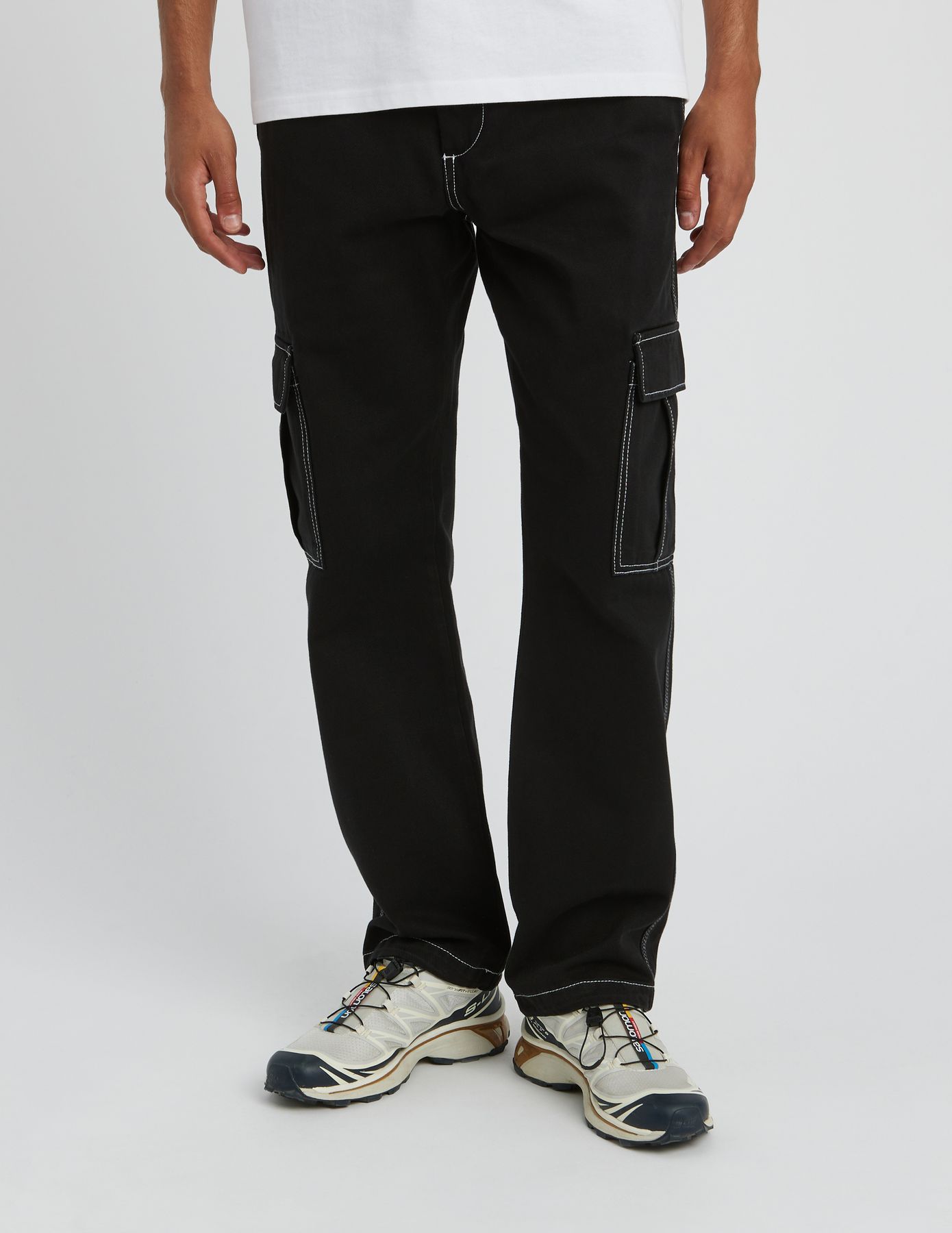 Pantalon cargo &agrave; surpiq&ucirc;res