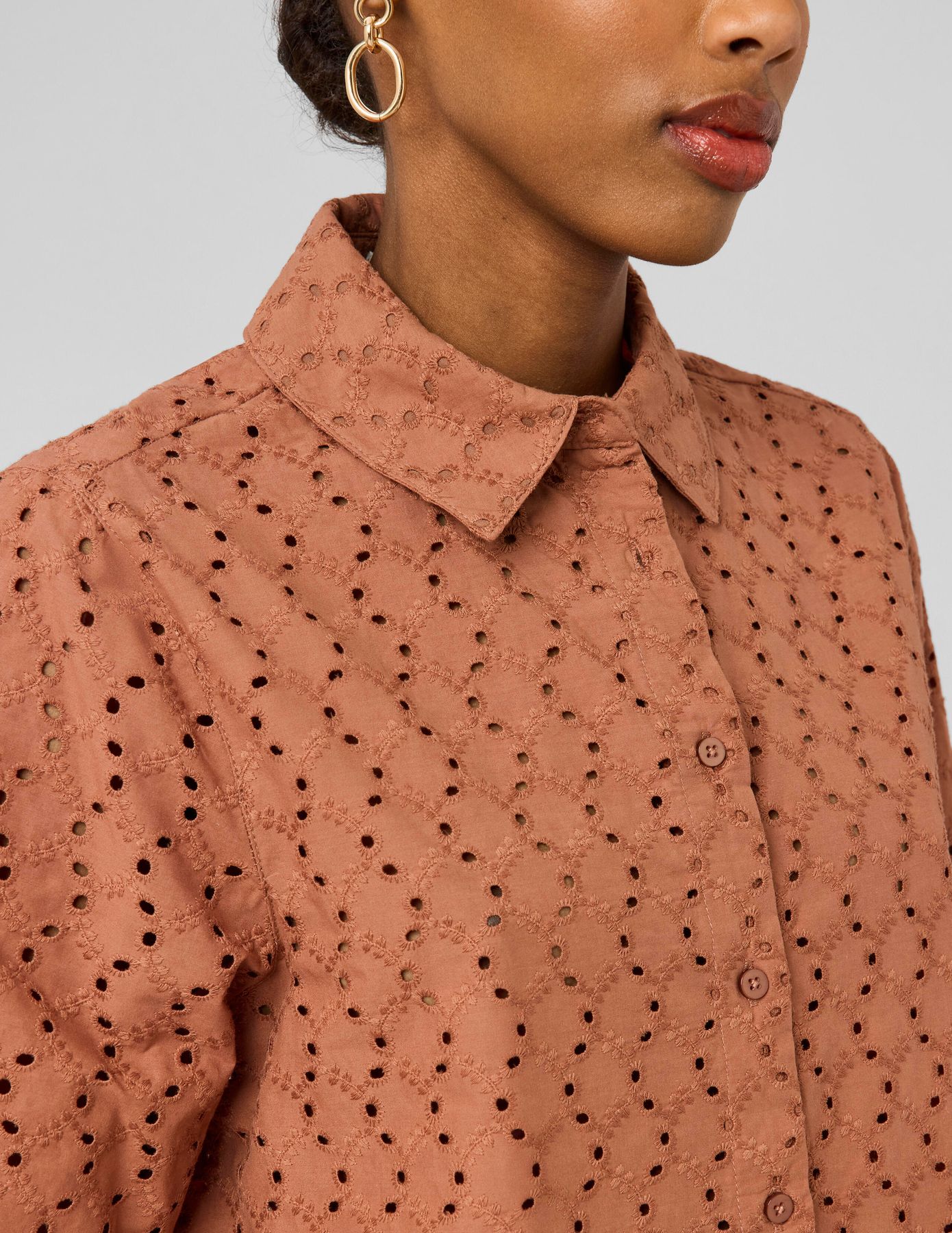 Chemisette en broderie anglaise