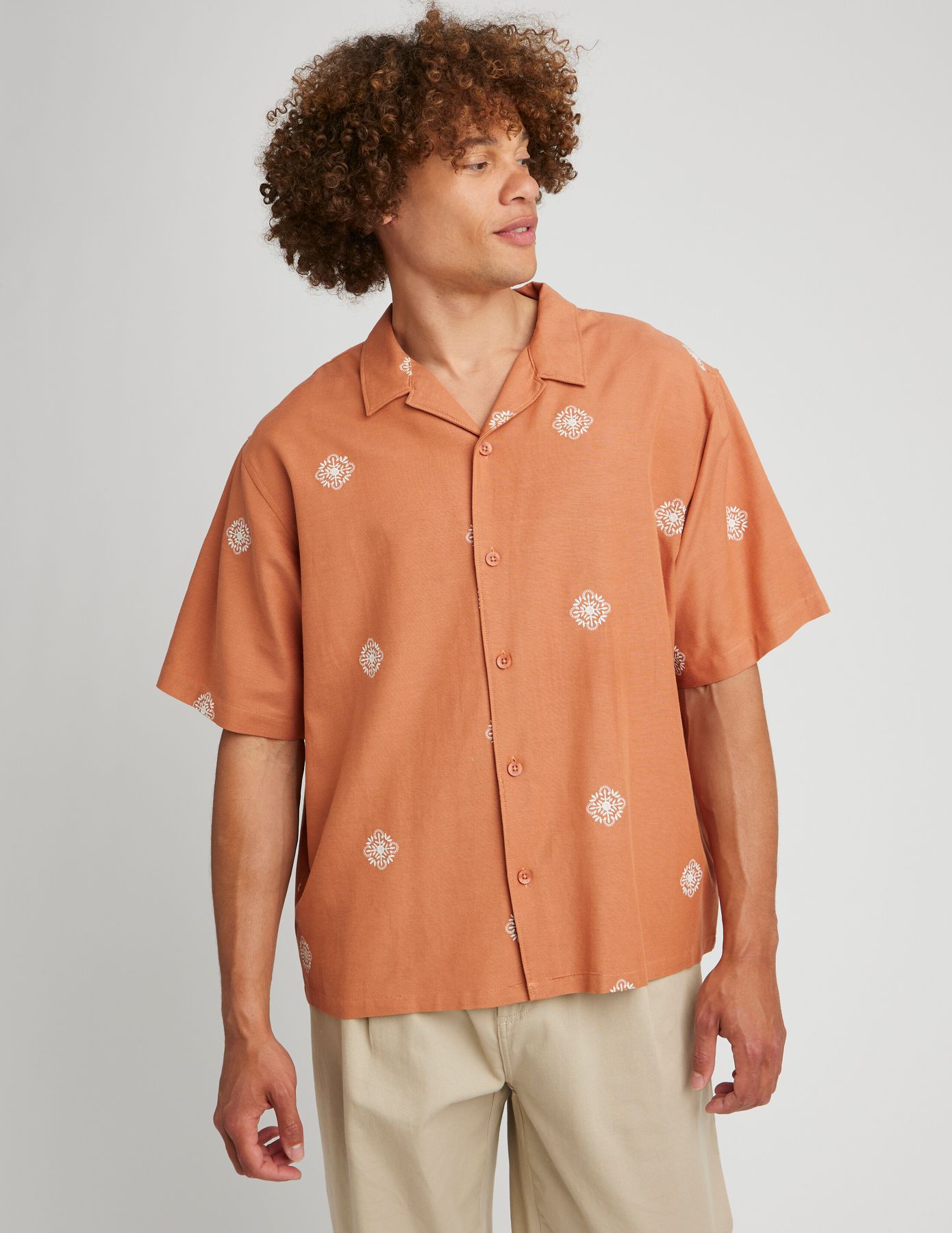 Chemise manches courtes brodée