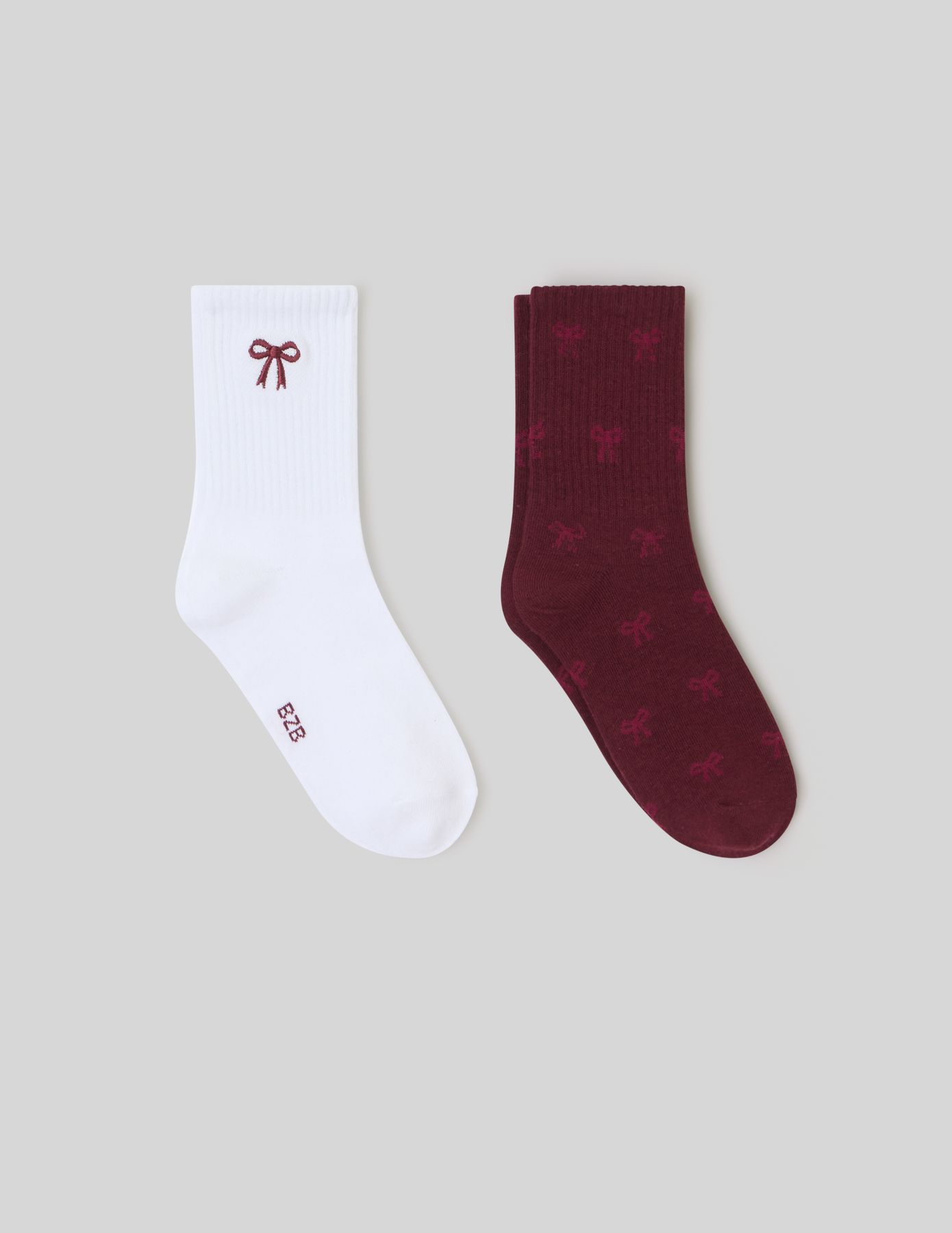 Lot de 2 paires de chaussettes broderie