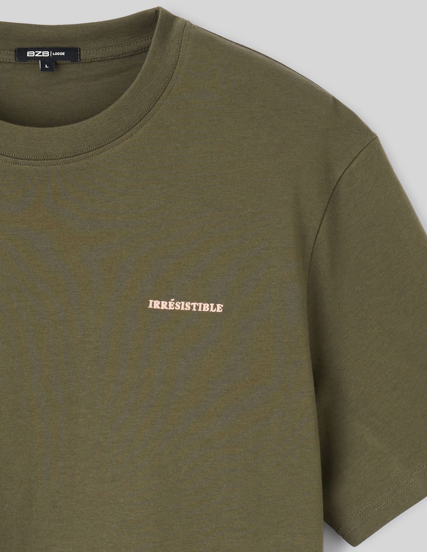 T-shirt broderie poitrine