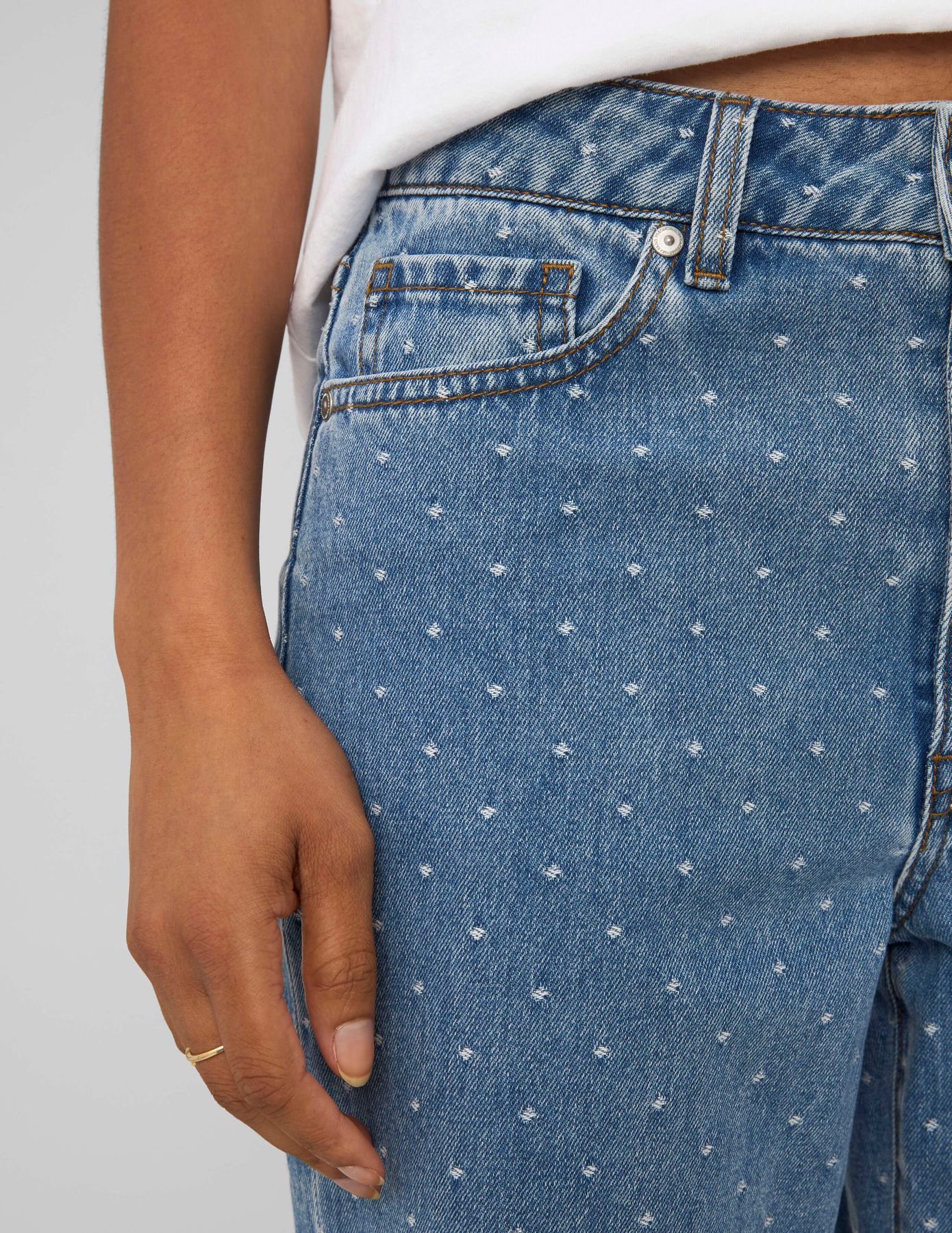 Jean straight brod&eacute; pois