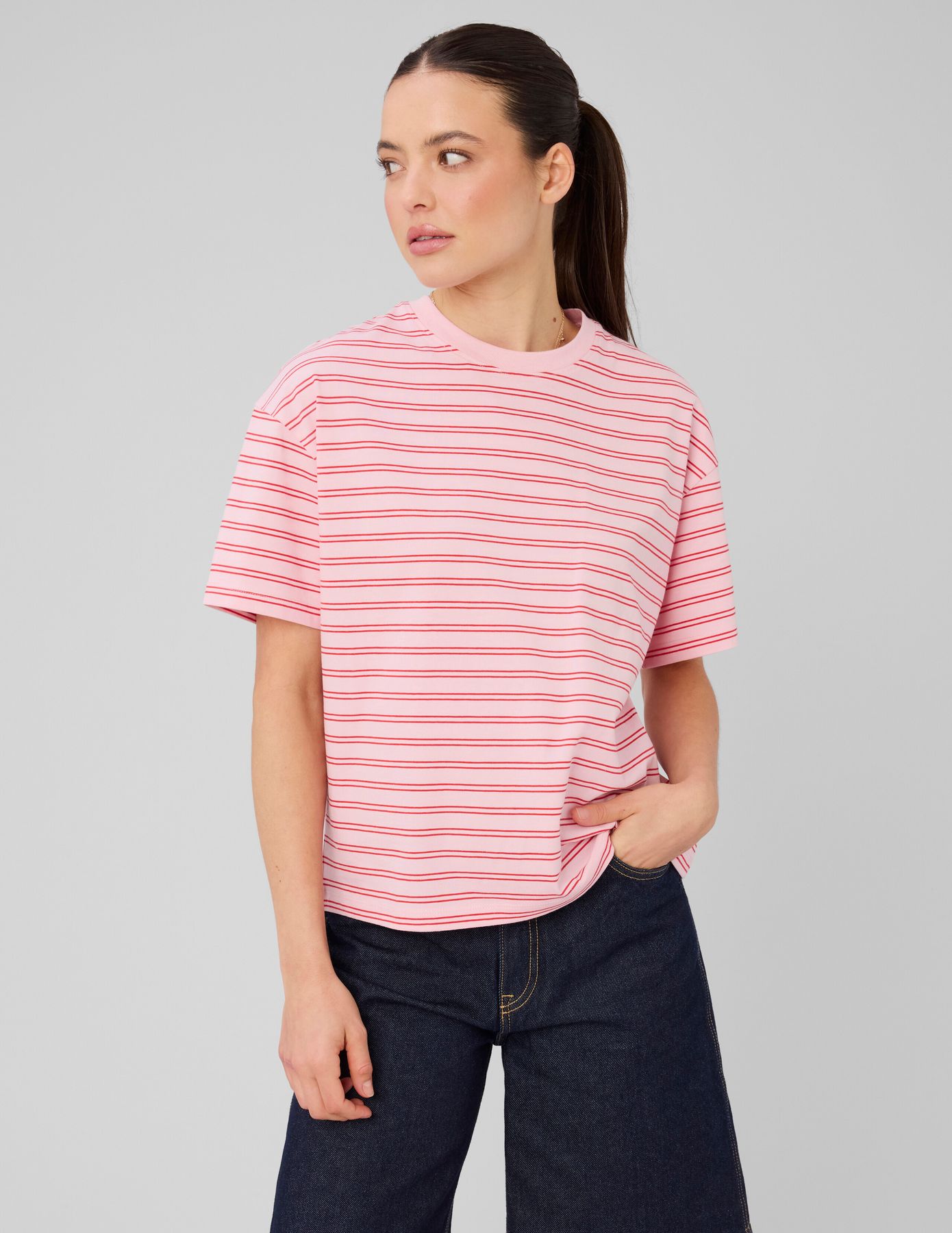 T-shirt ray&eacute; et imprim&eacute;