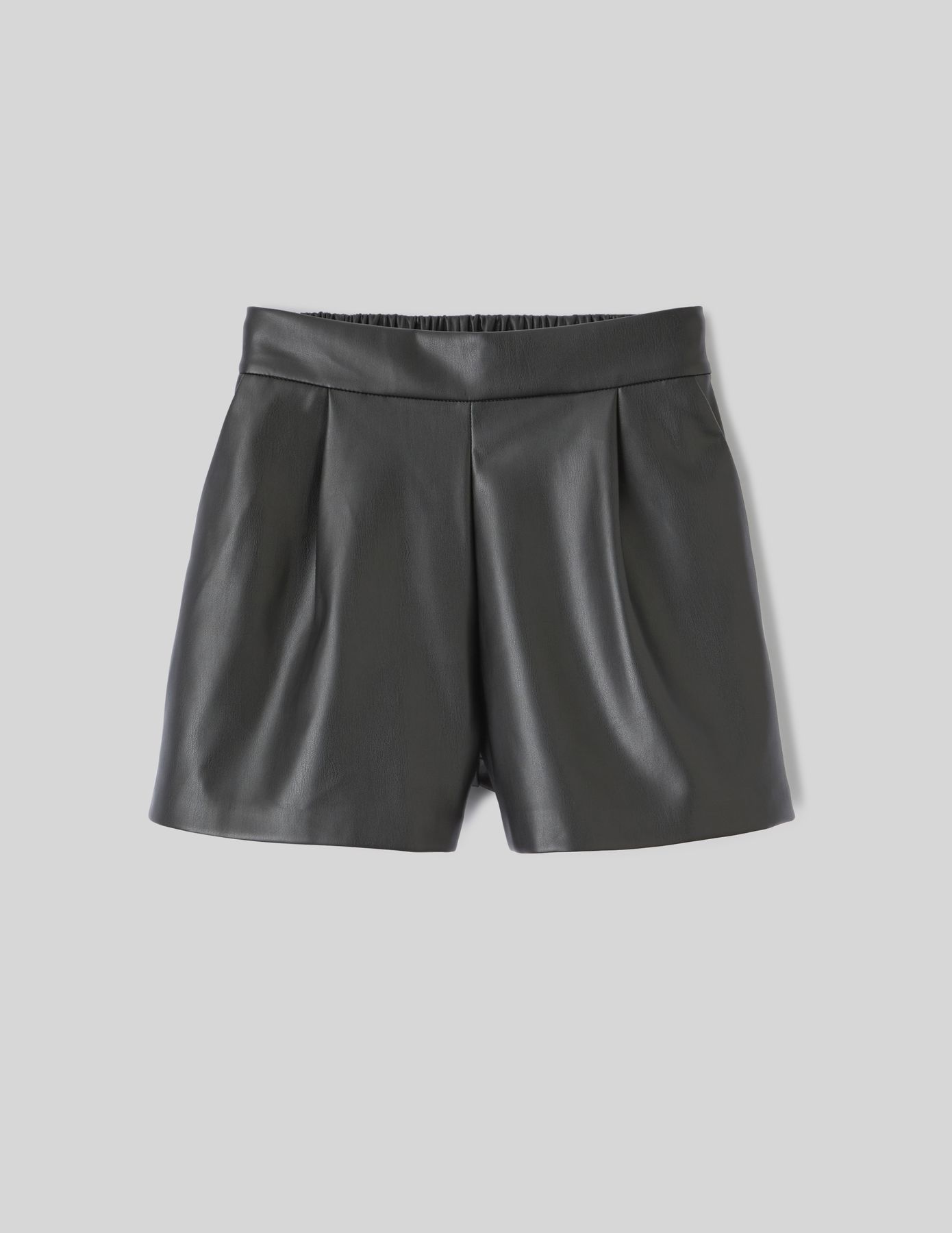 Short en tissu enduit