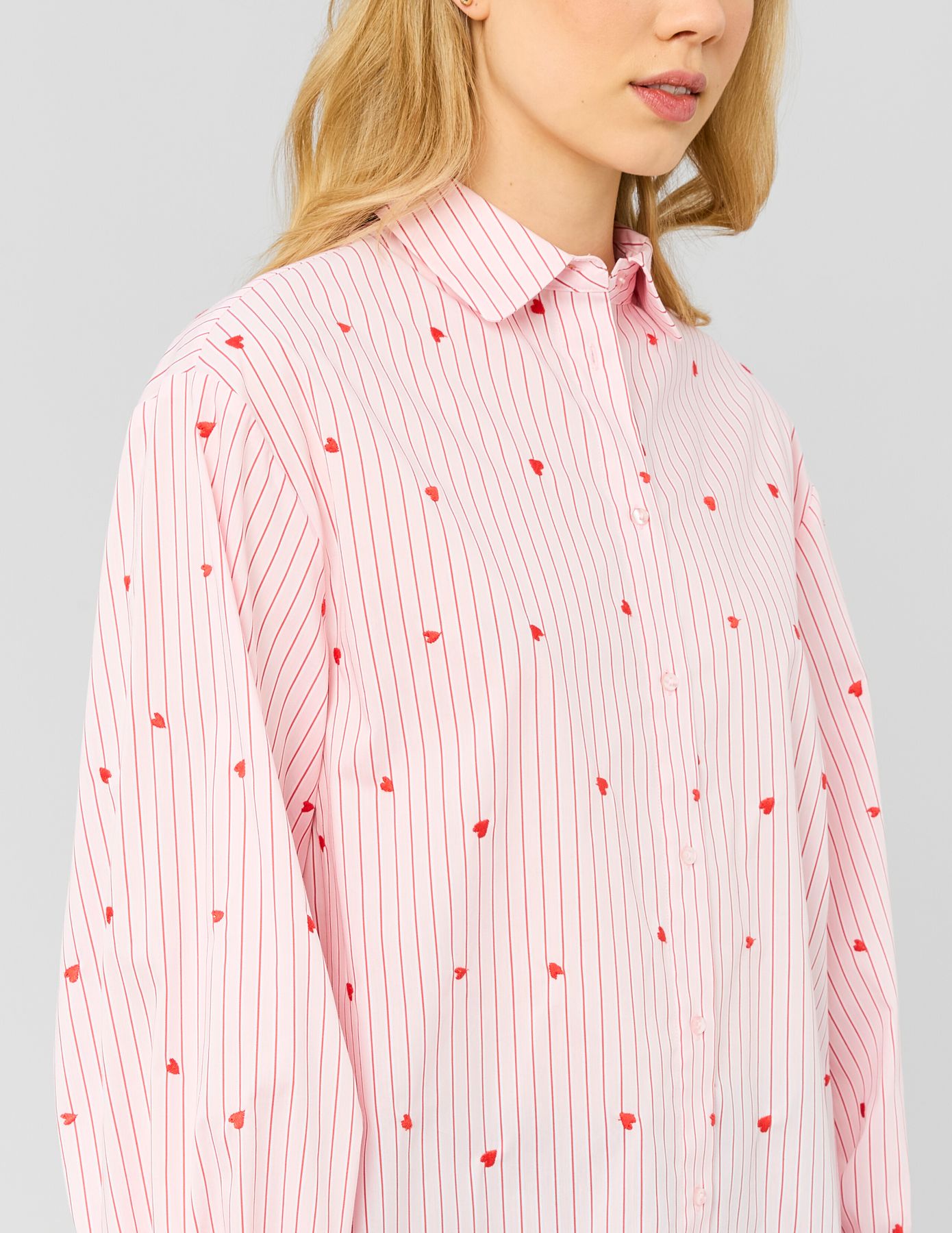 Chemise ray&eacute;e &agrave; motif c&oelig;ur