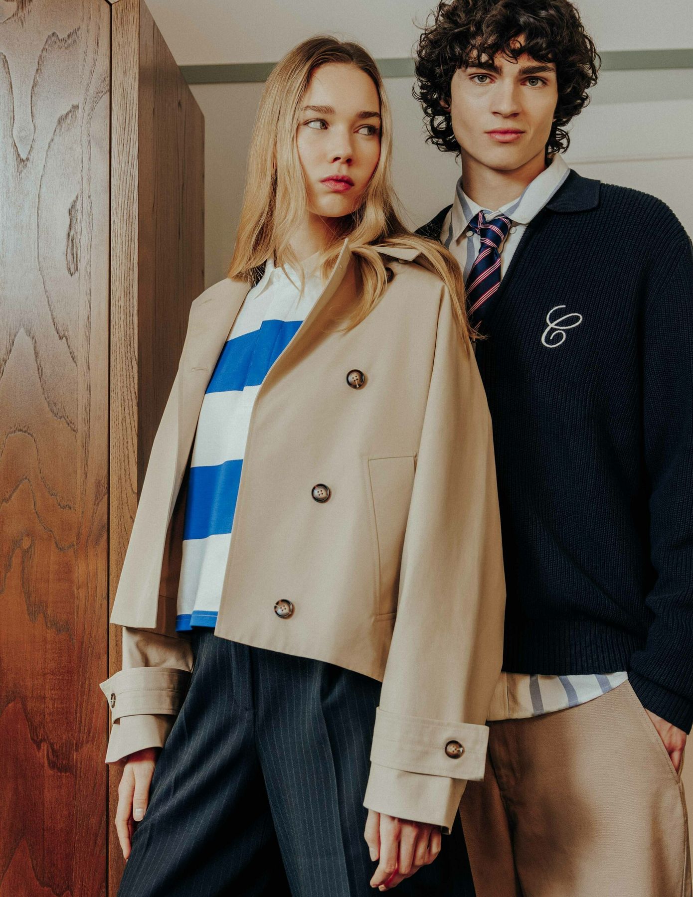 Trench court &agrave; capuche